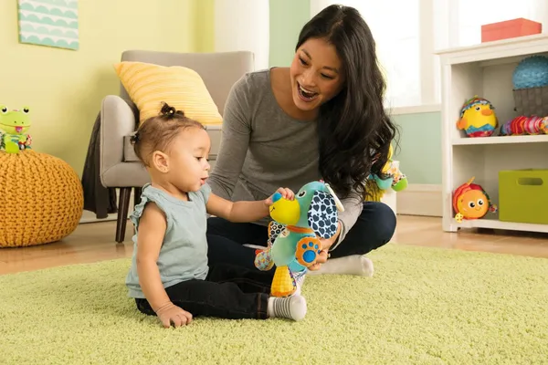 Jucărie Interactivă TOMY Lamaze Cățelul Gălăgios T27023 - imagine 3