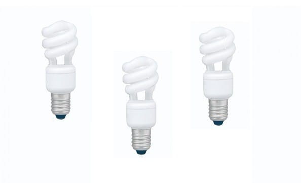 Set 3 becuri Fluorescent PANASONIC EFD8E27HD3E-3 8W E27 Alb Cald Spirala