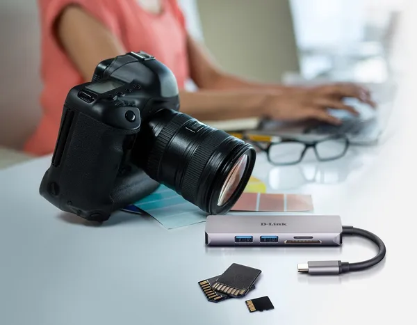 Hub USB D-LINK DUB-M530 5-in-1 USB-C Gri - imagine 5