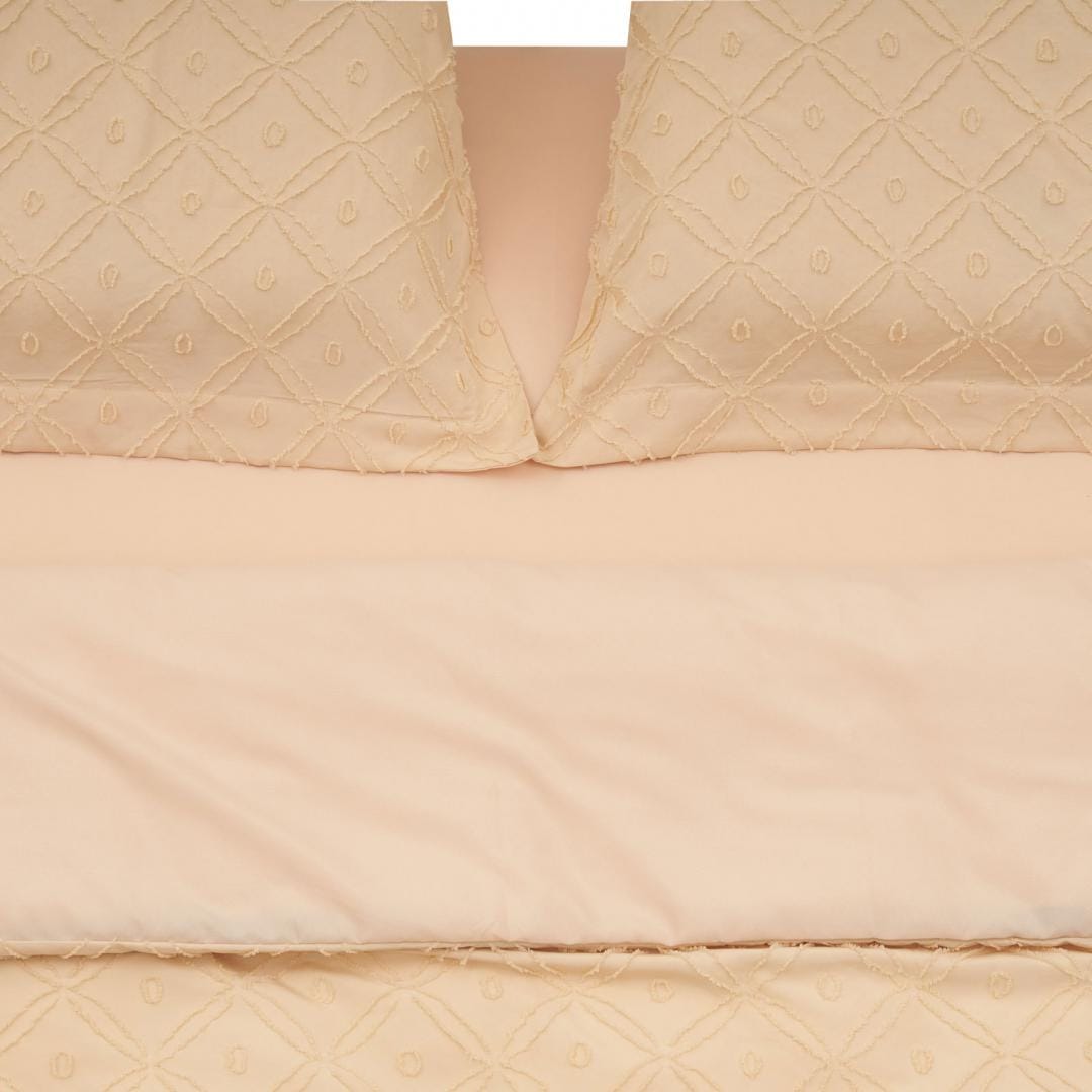 Lenjerie pat HEINNER KS cu broderie tuffată Crem