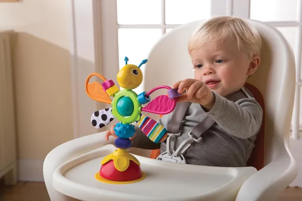 Jucărie Scaun Înalt TOMY Freddie the Firefly